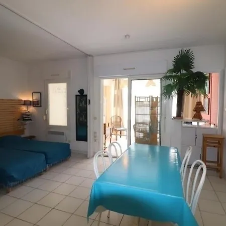 - 4 Pers, 28 M2, 1/0 Sète