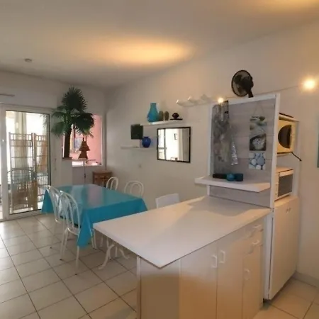 - 4 Pers, 28 M2, 1/0 דירה *